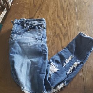 American eagle size 4 ripped jeans